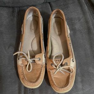 Women’s Sperrys 8.5